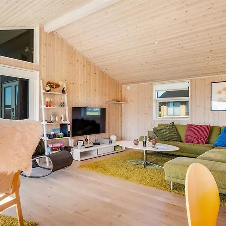 Ginia - 150m To The Fjord By Interhome